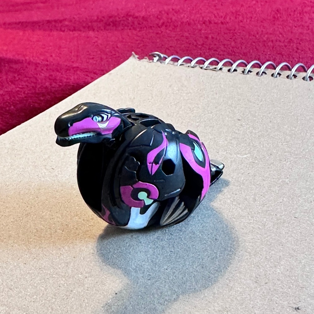 Bakugan Battle Planet Darkus T-Rex 700 G Black Pink‎ Action Figure 20406AET